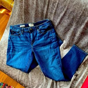 Universal Thread Size 14 Mid-Rise Skinny